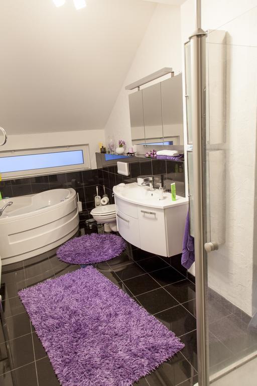 Privatunterkunft Deutsche Messe - Private Apartments&rooms - Agency *